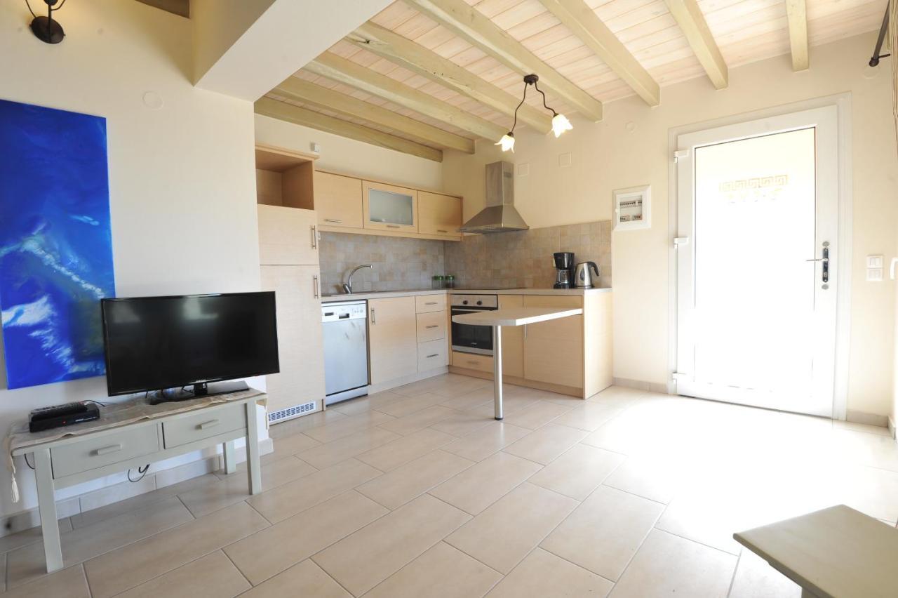 Villa Theodora View Apartments Zeys Agios Georgios Pagon Dış mekan fotoğraf